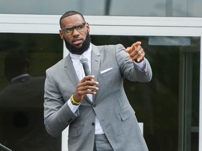 LeBron James acusa a Trump de dividir a EU