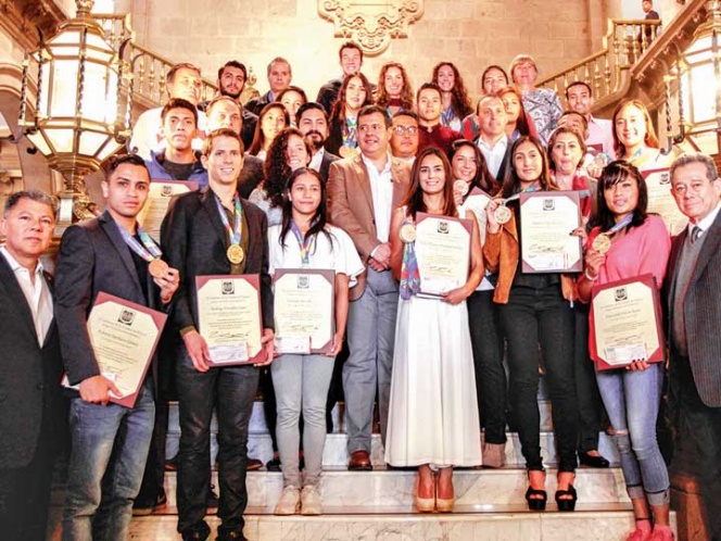 Medallistas de Barranquilla son premiados