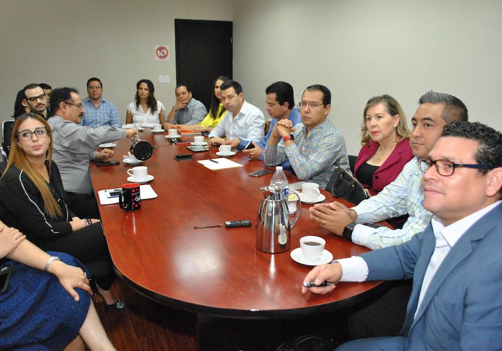 Se reúnen titulares del área de Presidencia Municipal con la Comisión de Transición Se reúnen titulares del área de Presidencia Municipal con la Comisión de Transición