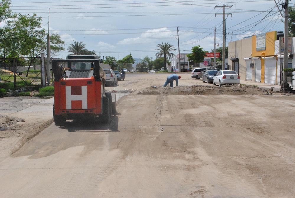 Trabajan en limpieza y mantenimiento de la ciudad