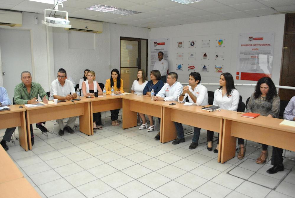 Informan a equipo de transición sobre el funcionamiento de la CFETMH