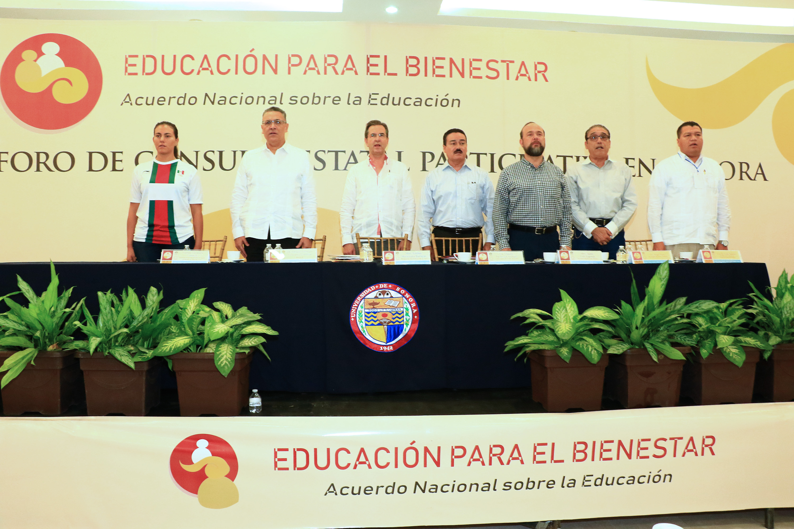 Los sonorenses deseamos colaborar en un indispensable acuerdo nacional: Rector