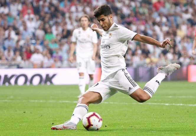 El VAR, Asensio y el travesaño salvan al Real Madrid