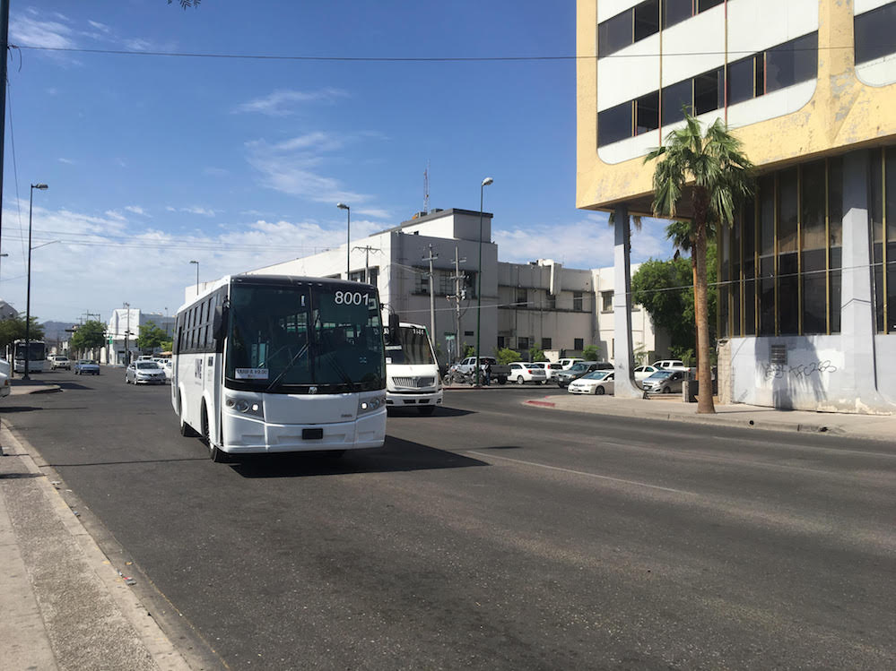 Disponen camiones para usuarios en la noche del Grito de Independencia