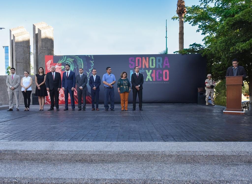 Dan honores a la bandera consejeras y consejeros electorales
