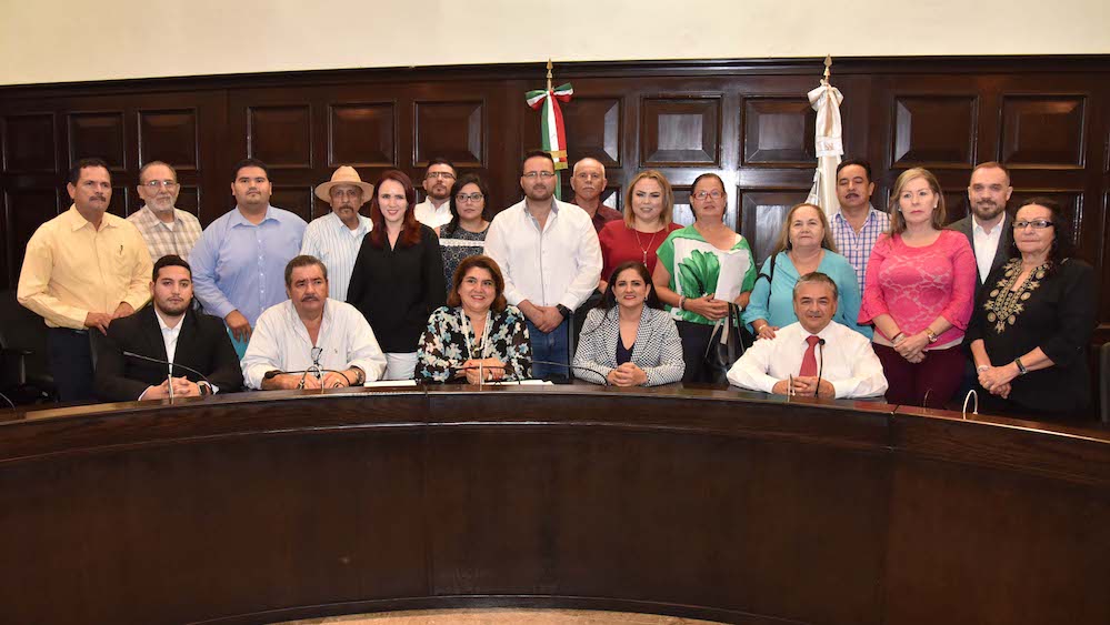 Toma Célida López protesta a nuevos funcionarios del Ayuntamiento Toma Célida López protesta a nuevos funcionarios del Ayuntamiento