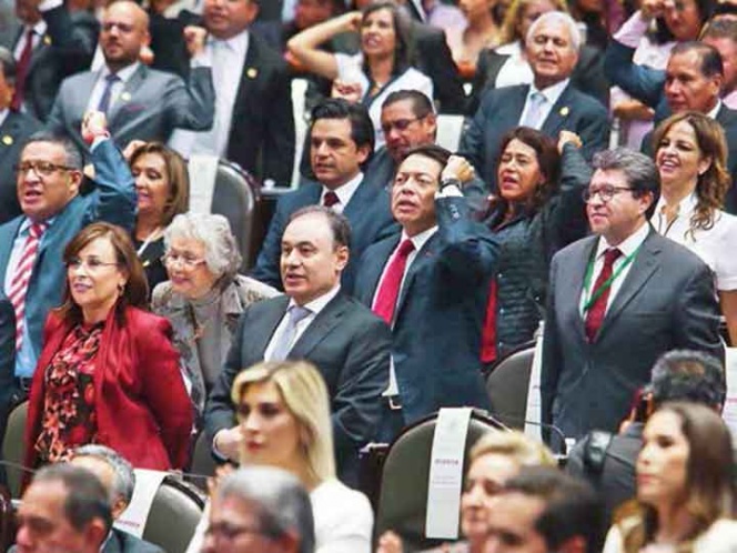 Le apuestan a 8 reformas; allanarán el camino a López Obrador