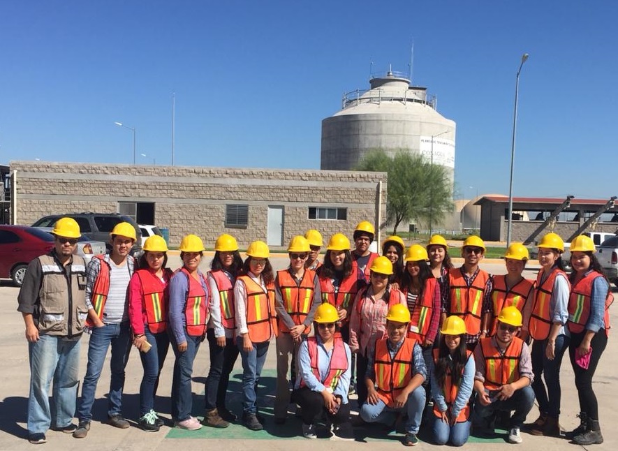 Visitan instalaciones de la PTAR estudiantes de la UES