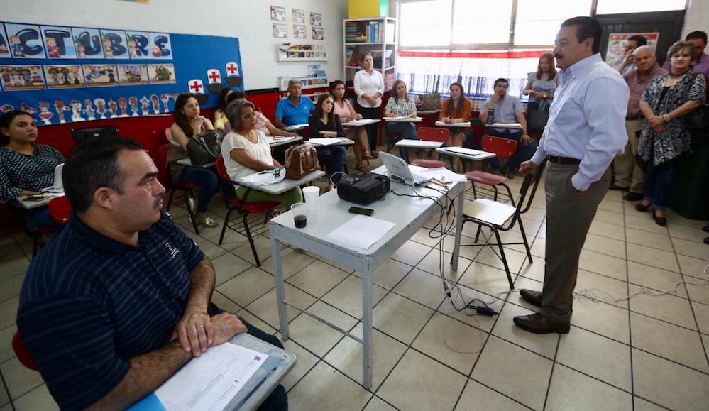 Supervisa Víctor Guerrero trabajos de Consejo Técnico Escolar
