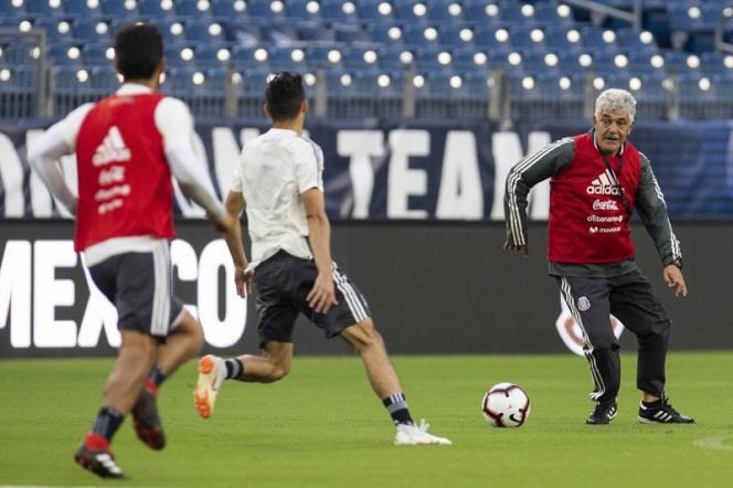 ‘Tuca’ no da su brazo a torcer con el Tricolor