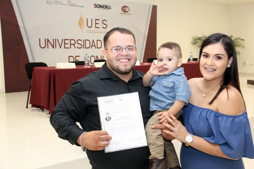 Reciben alumnos y docentes de la UES certificación en Normatividad Ambiental