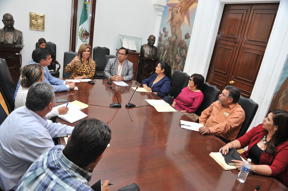 Acuerdan Gobernadora y alcaldes solicitar apoyo federal para atender caravana migrante