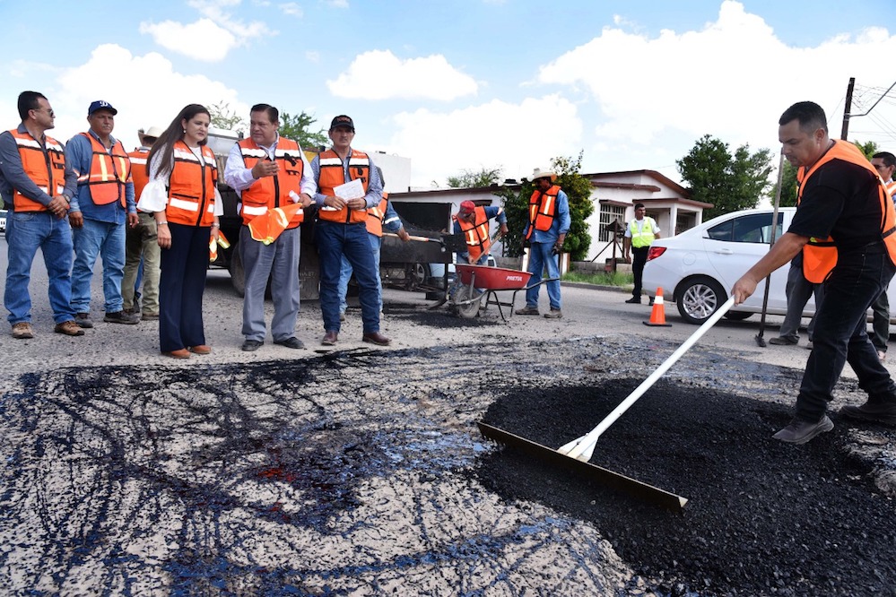 Arranca presidenta municipal programa emergente de bacheo