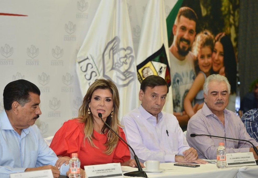 Entregan Gobernadora y Director del Issste 5 mil préstamos a empleados federales