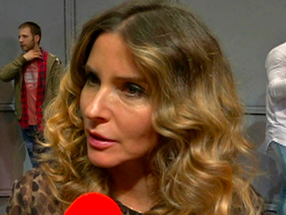 Issabela Camil defiende a su esposo Sergio Mayer Issabela Camil defiende a su esposo Sergio Mayer