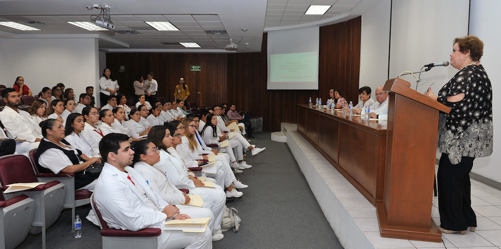 Capacita ISM a personal de salud para mejorar la atención médica a mujeres