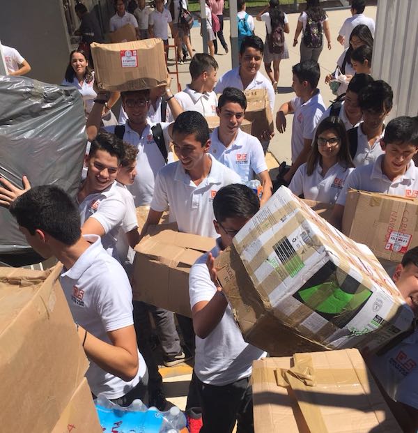 Reúne Voluntariado del Cobach ocho toneladas de ayuda