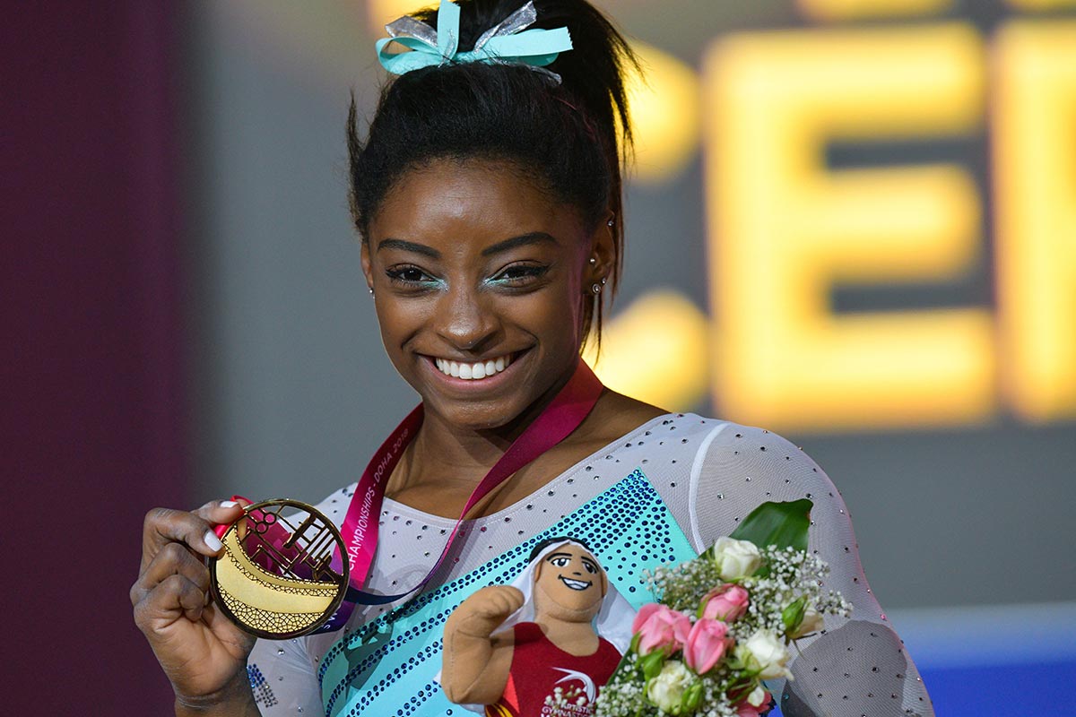 Simone Biles hace historia: tetracampeona del mundo