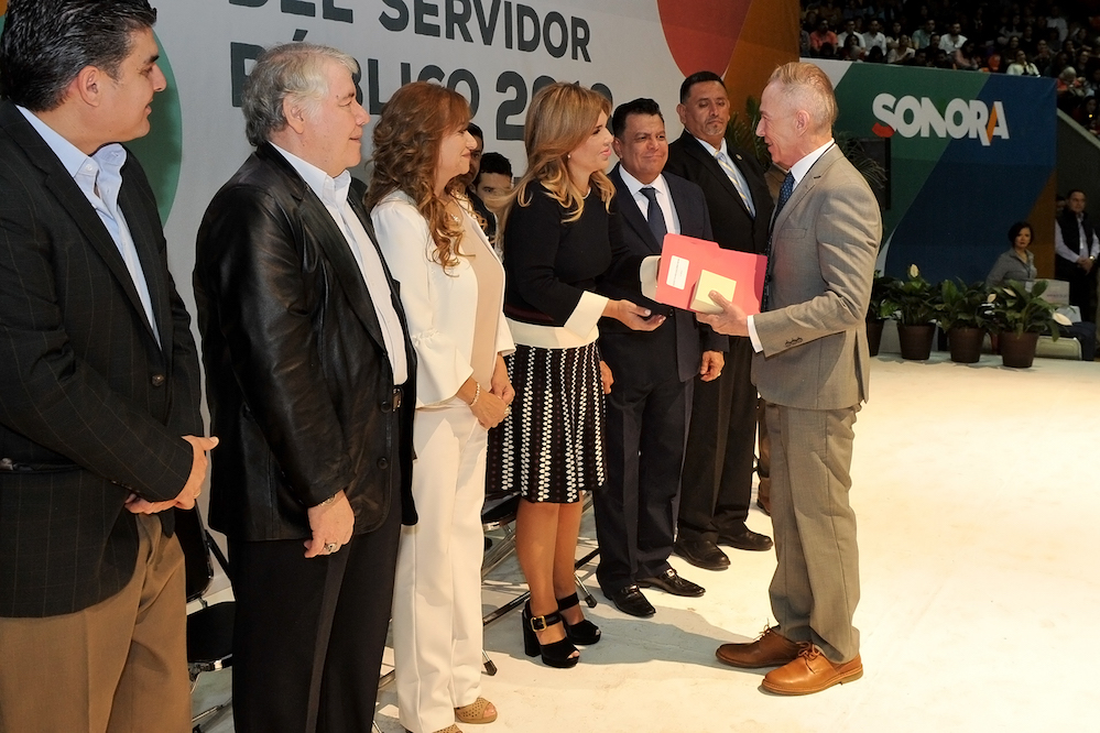 Servidores públicos hacen fuerte a Sonora: Claudia Pavlovich