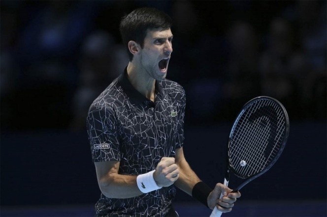 Con Cristiano como testigo, Djokovic se luce en Londres