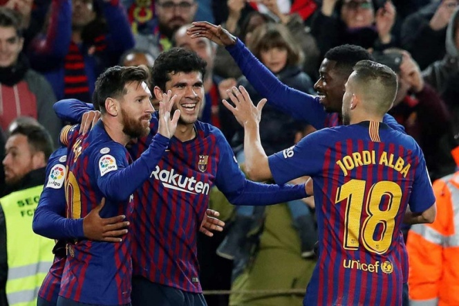 Barcelona sigue en la lucha por la cima en España