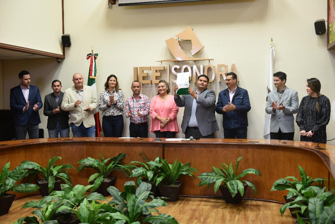 Entregan constancia que acredita a Nueva Alianza Sonora como partido local Entregan constancia que acredita a Nueva Alianza Sonora como partido local
