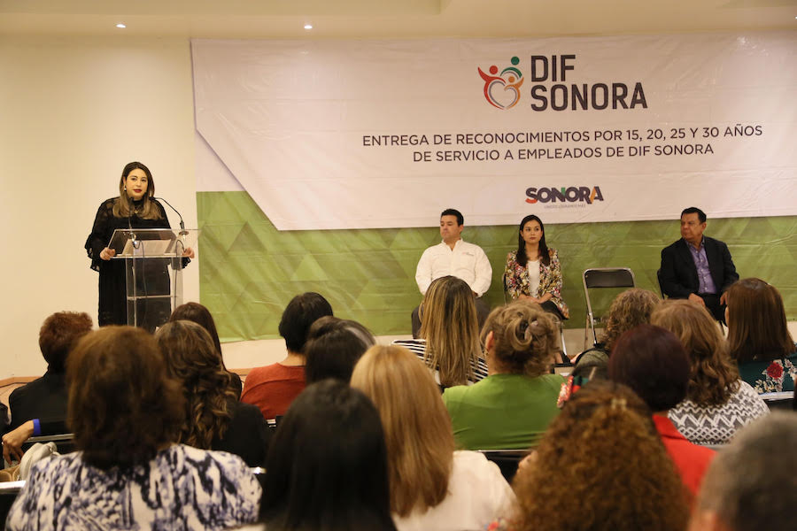Reconoce DIF Sonora a sus trabajadores por años de servicio
