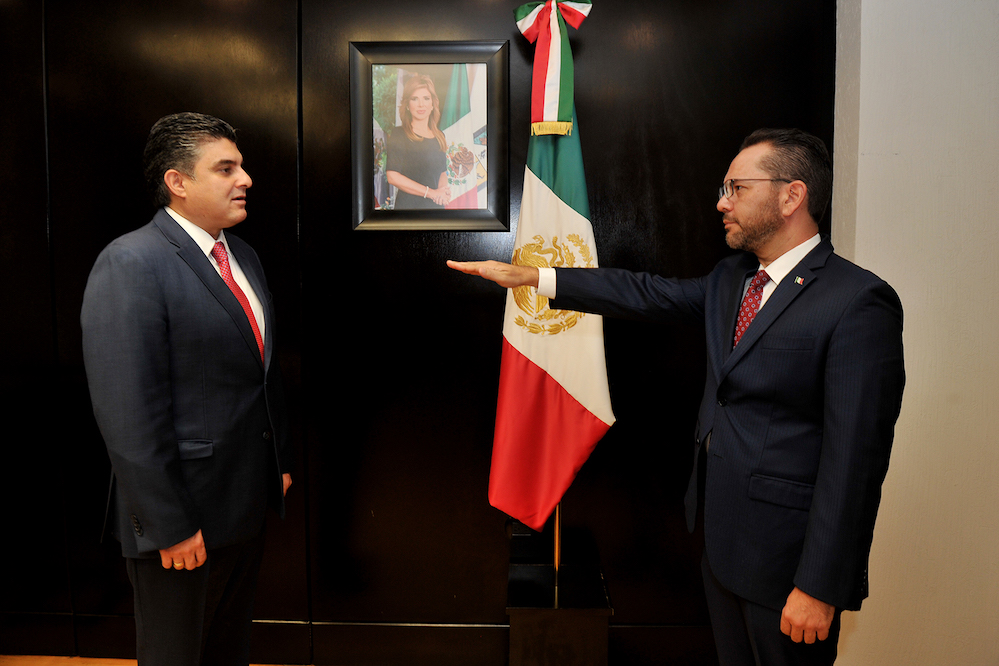 Toma protesta Secretario de Gobierno a nuevos funcionarios