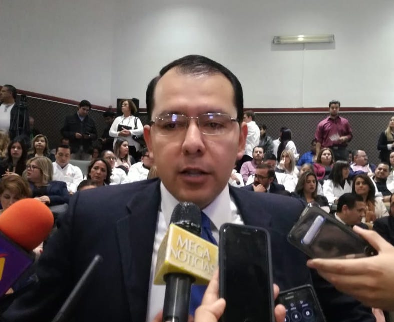 Investiga PGR explosión de pipa cargada de gasolina