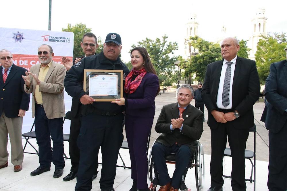 Reconoce alcaldesa Celida López a policías municipales de Hermosillo