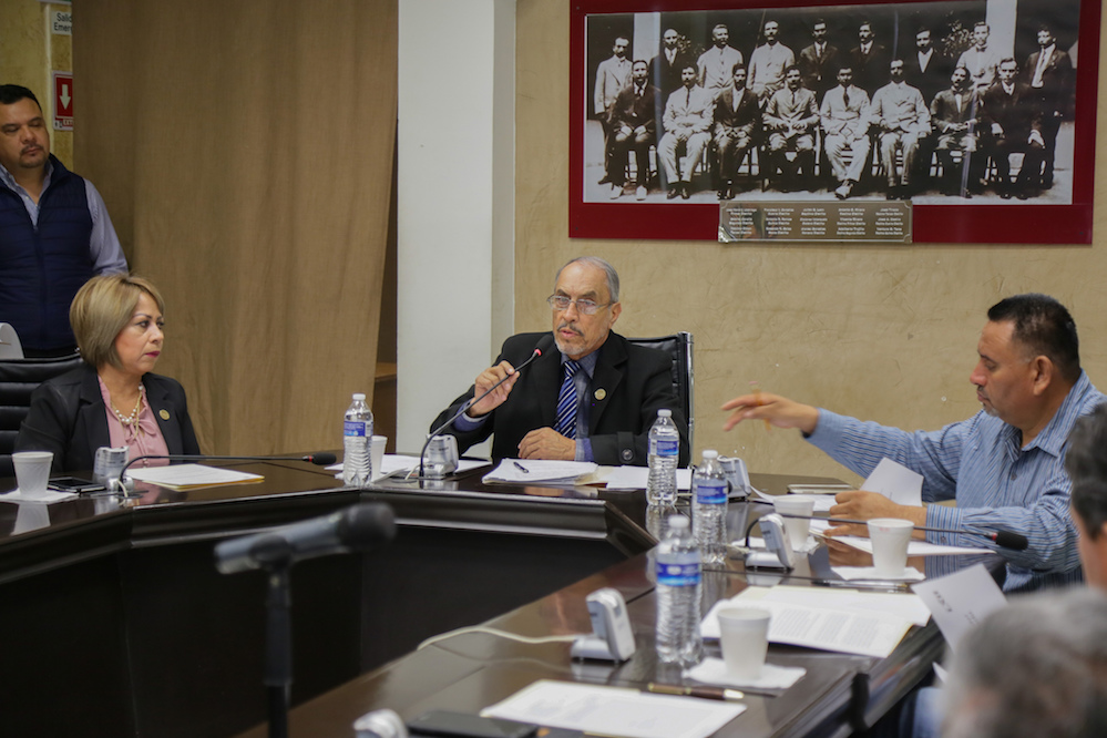 Acuerdan exhortar a Federación y Estado para aumentar el presupuesto en salud y educación