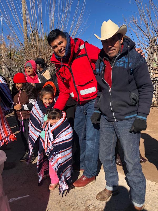 Apoya DIF Sonora con cobijas a familias por bajas temperaturas Apoya DIF Sonora con cobijas a familias por bajas temperaturas