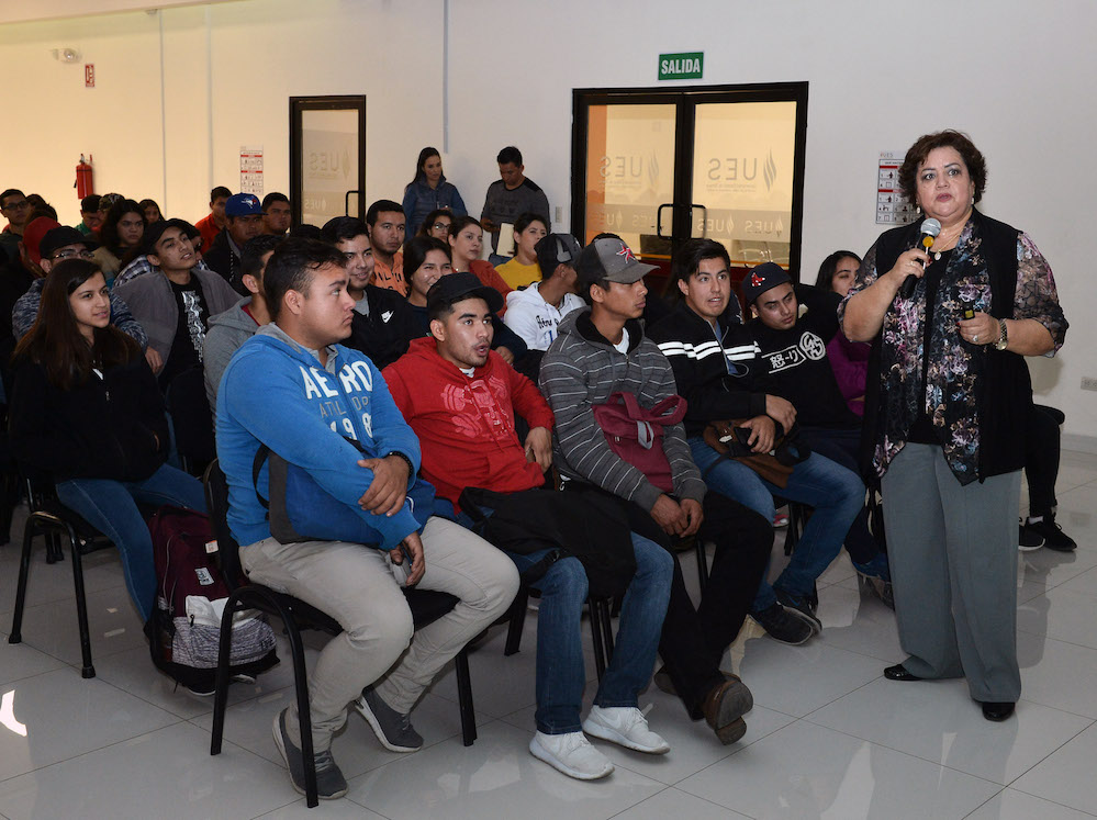 Imparte ISM conferencia sobre Igualdad de Género y Respeto a estudiantes de la UES