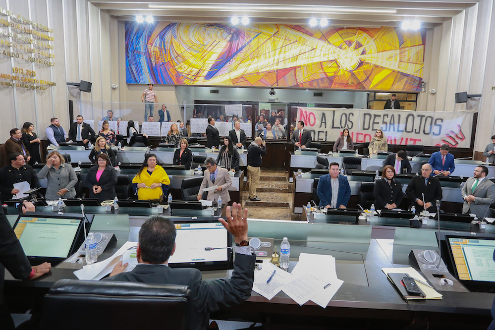 Aprueban crear comisión especial de atención a migrantes
