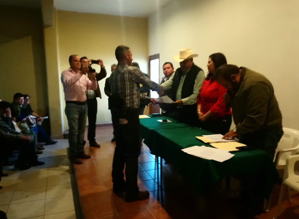 Entregan apoyos a productores afectados por heladas en Rosario