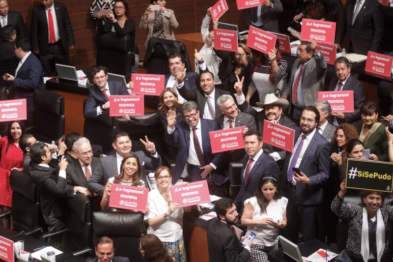 La imagen de los líderes en el Senado ¡30 cadenas perpetuas! La imagen de los líderes en el Senado ¡30 cadenas perpetuas!