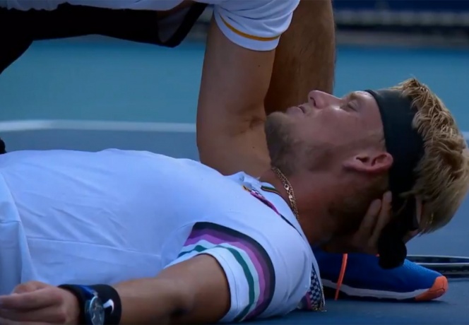 Se desploma en pleno partido en el Miami Open