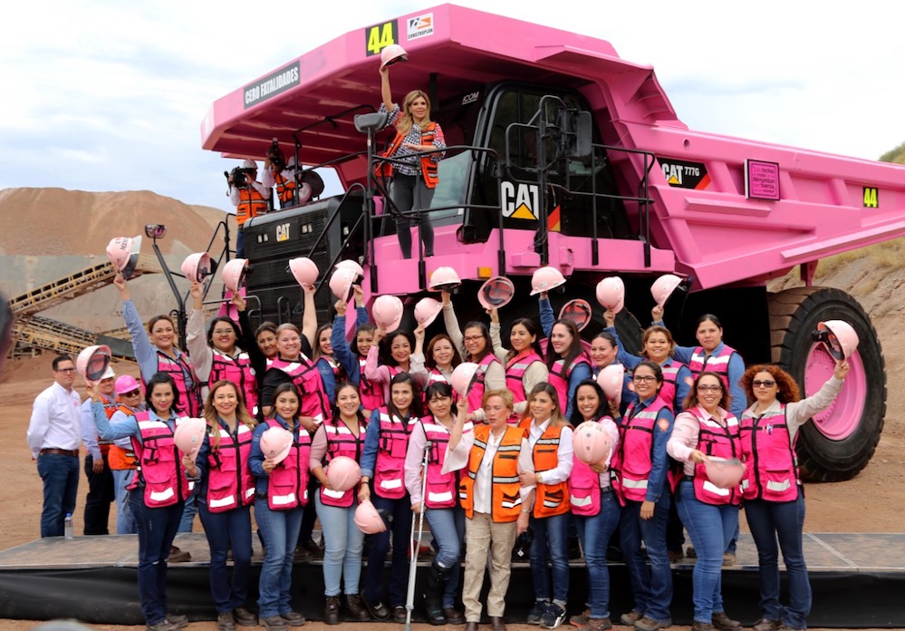 Reconoce Gobernadora Pavlovich vocación y valentía de las mujeres Reconoce Gobernadora Pavlovich vocación y valentía de las mujeres