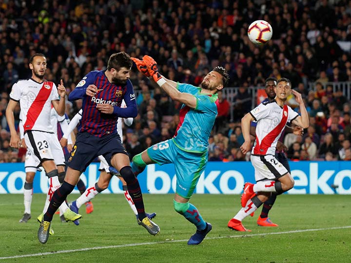 Barcelona supera ligero susto ante el Rayo