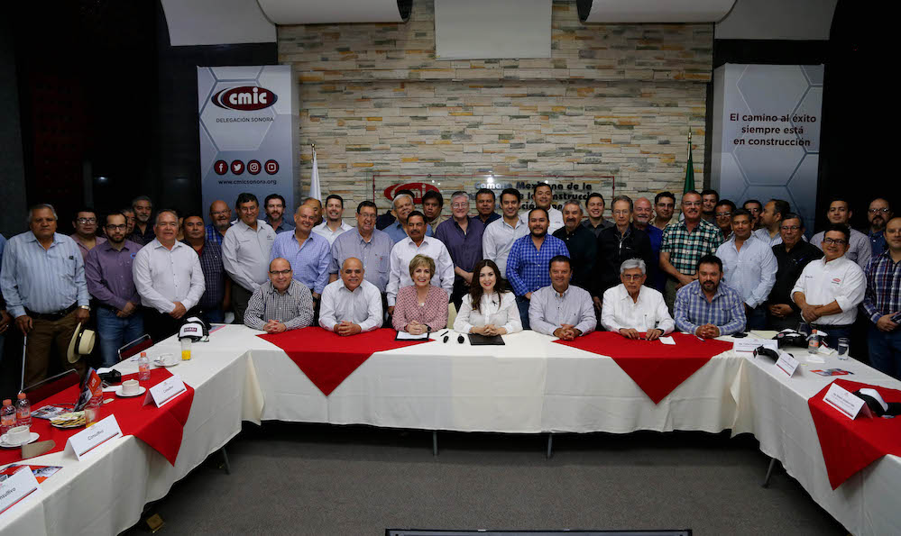 Firman convenio de colaboración ISIE y la Comisión Mixta de CMIC