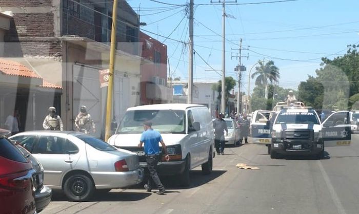 Frente a niño asesinan a sus padres ¡Con piedras quiso defenderlos!