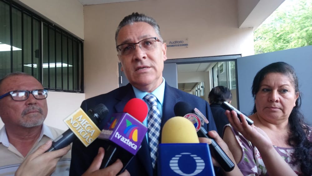 Seguirán atendiendo a estudiantes de nuevo ingreso: Rector