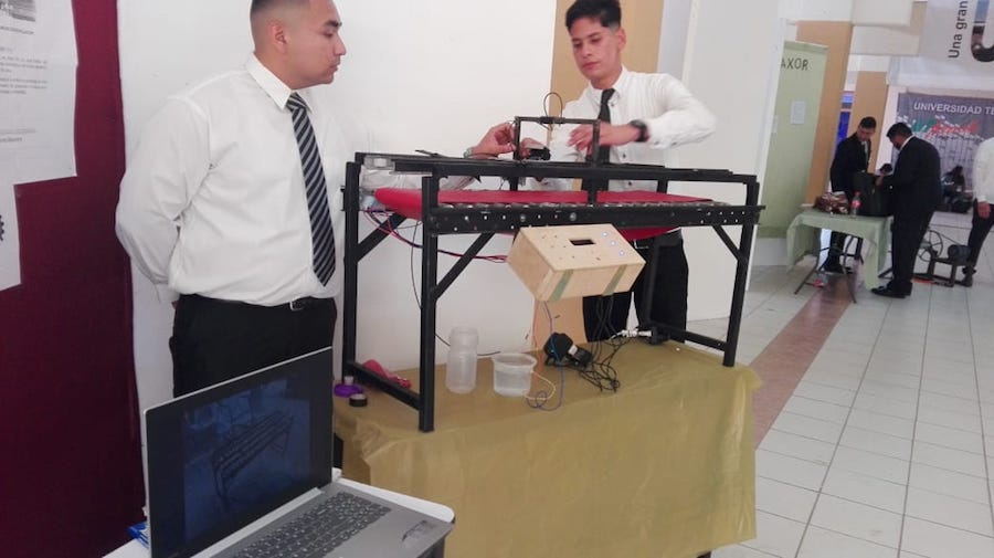 Reciclan alumnos de la UTH materiales para realizar prototipos mecánicos