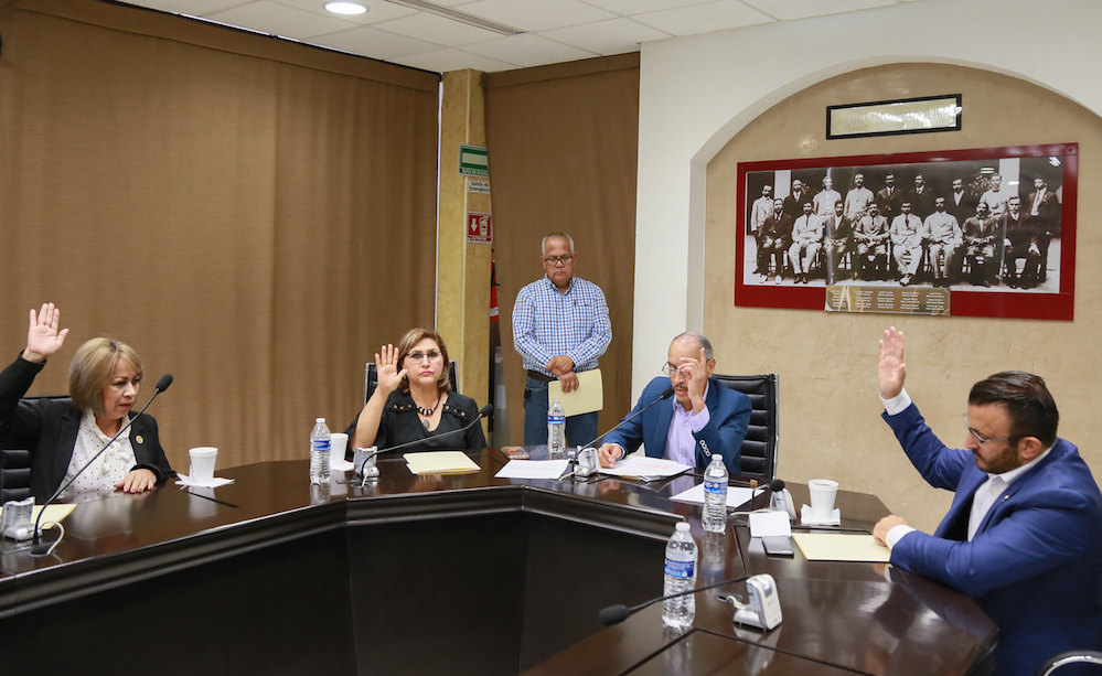 Aplican caducidad legislativa a asuntos turnados y plantean agenda de trabajo