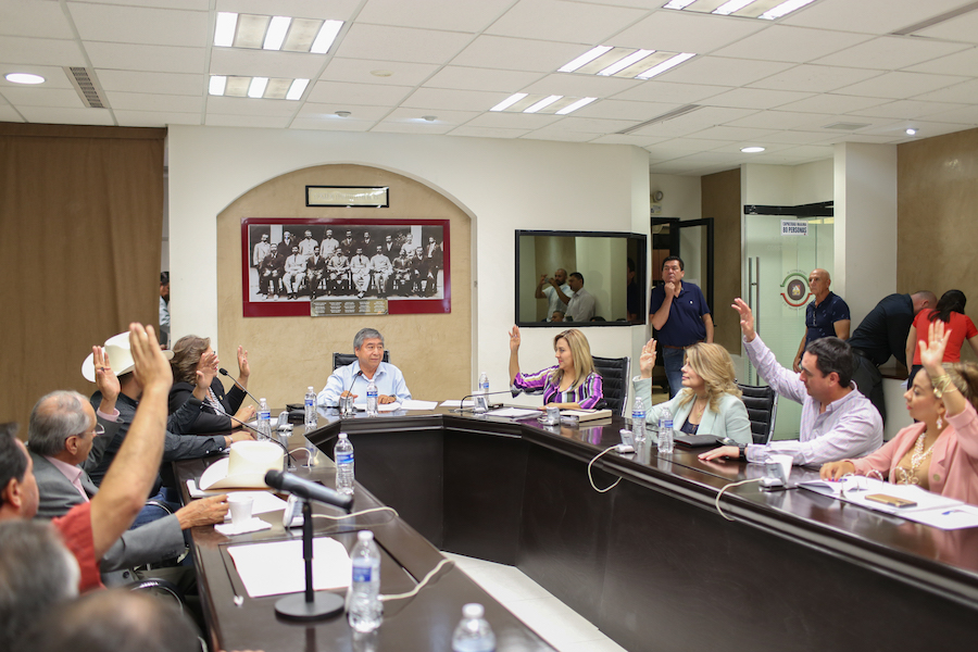 Dictaminan comisiones crédito para Cajeme y seguro de vida para pescadores