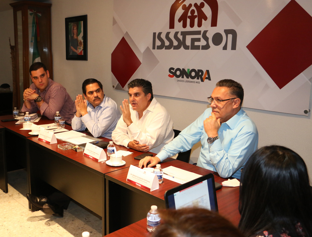 A trabajadores de la Uni cuotas chiquitas para que ¡paguen!