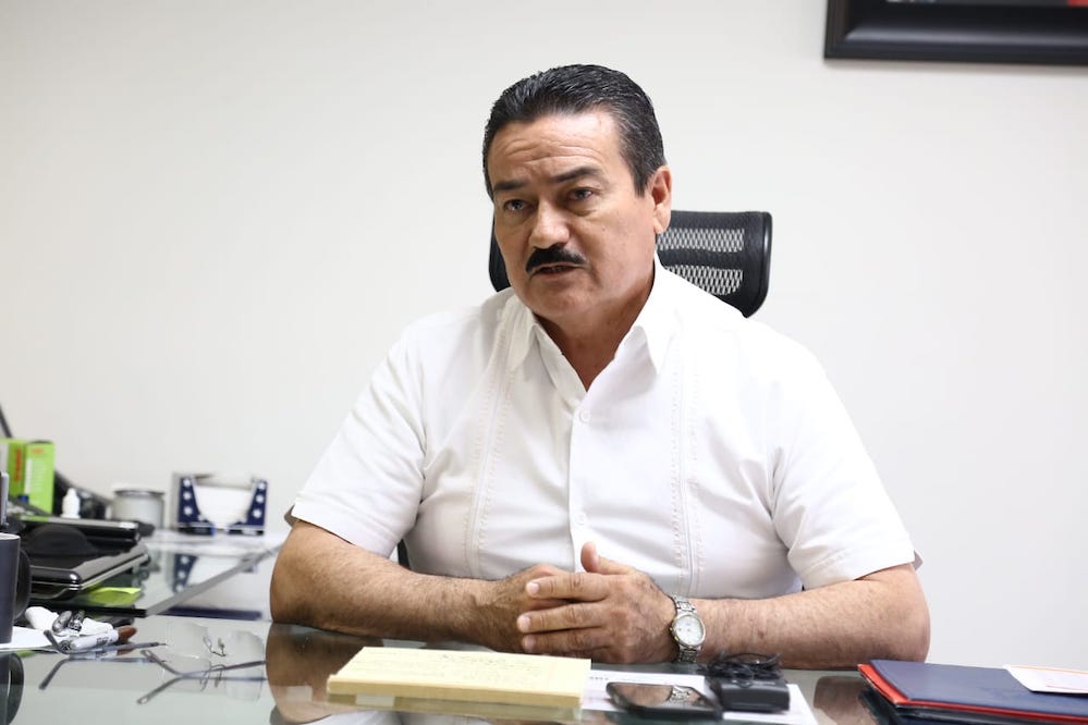 Iniciará segunda etapa de entrega de uniformes y zapatos escolares: Víctor Guerrero