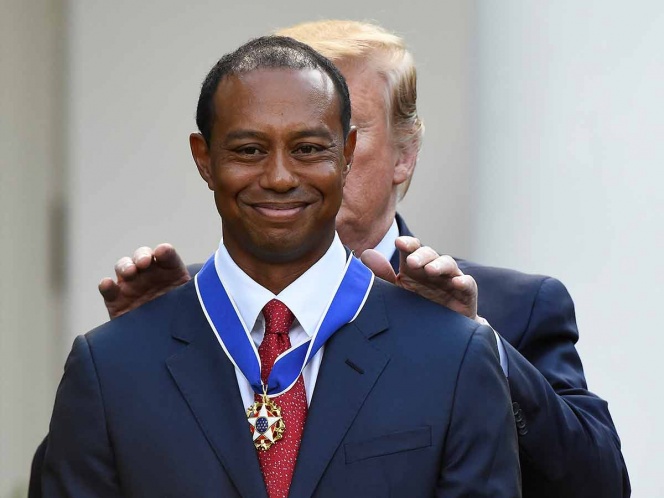 Tiger Woods recibe la medalla de la libertad