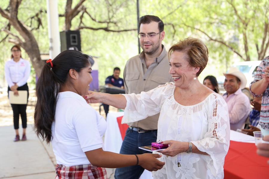 Lleva Margarita Ibarra beneficios a comunidades de Álamos