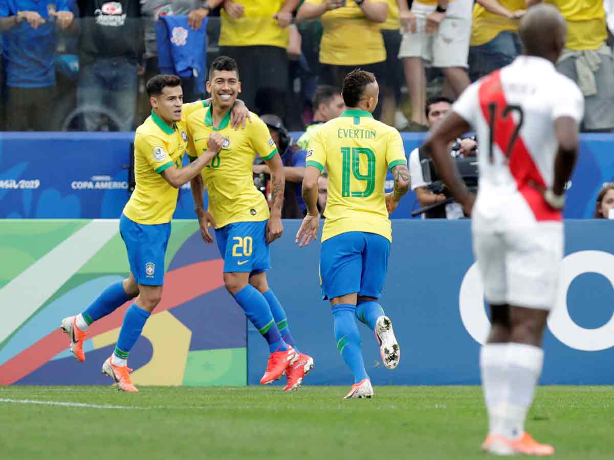 Brasil avanza a ‘cuartos’ como líder de grupo